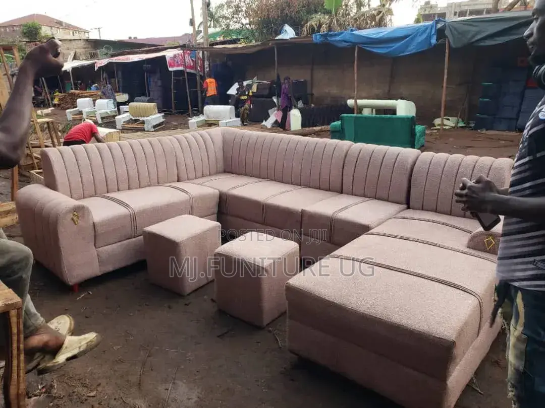 Family L.10seater Plus 2pouf