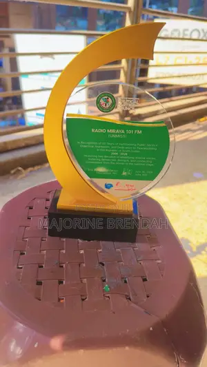 Side Golden Award