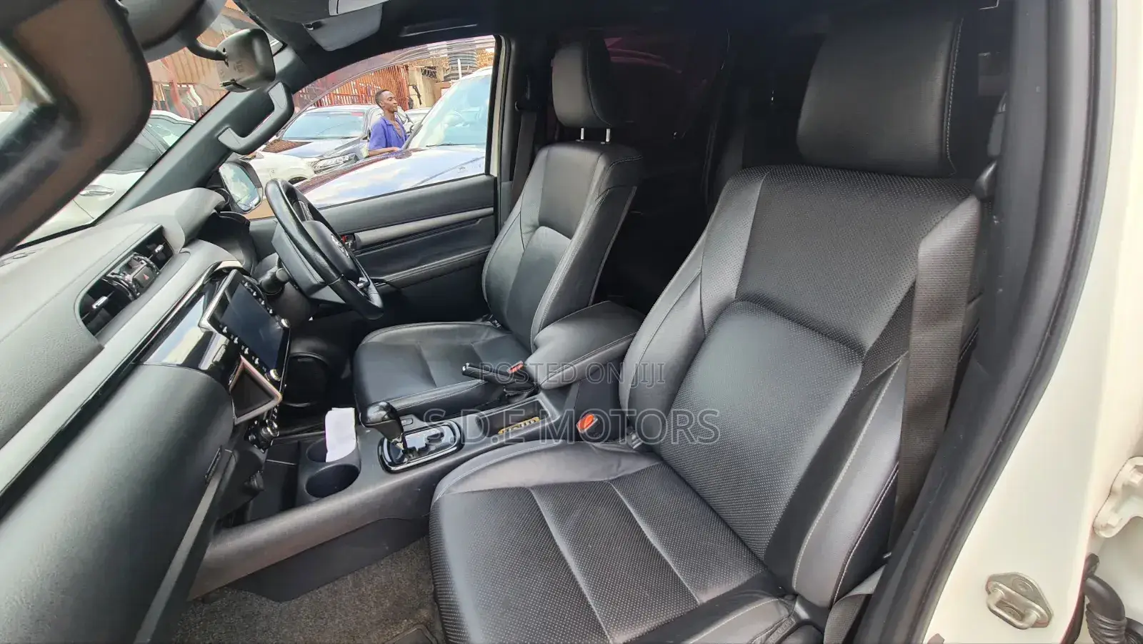 Toyota Hilux 2020 White