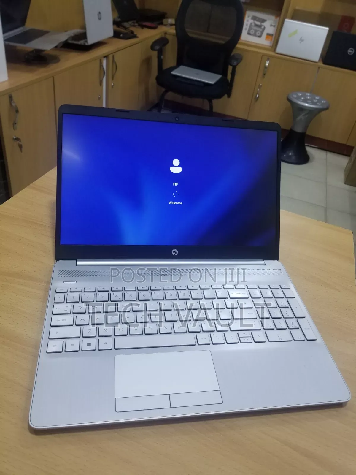 New Laptop HP 15-dw1197nia 16GB Intel Core i5 SSD 256GB