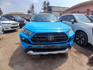 Toyota RAV4 2021 Blue