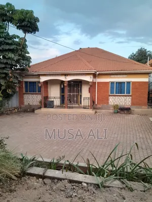 Furnished 12bdrm House in Bunamwaya, Makindye for rent
