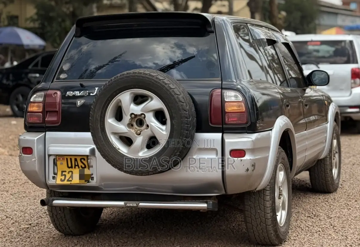 Toyota RAV4 Automatic 2000 Black