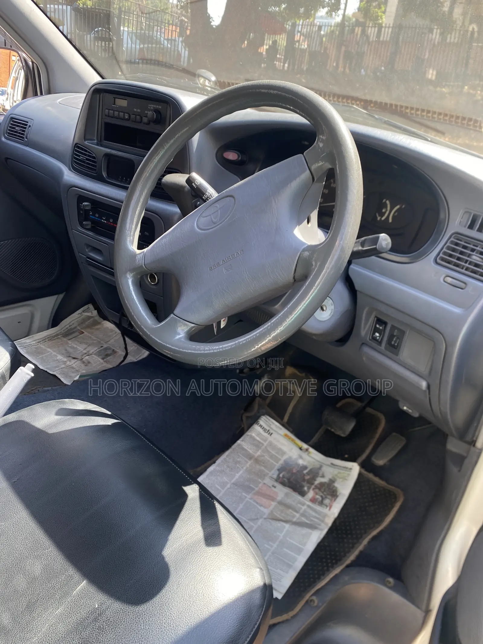 Toyota Noah 2.0 AWD (8 Seater) 2001 White