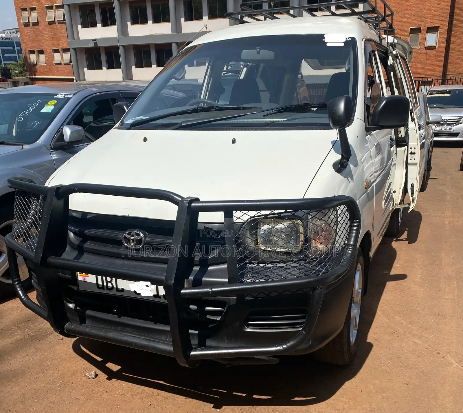 Toyota Noah 2.0 AWD (8 Seater) 2001 White