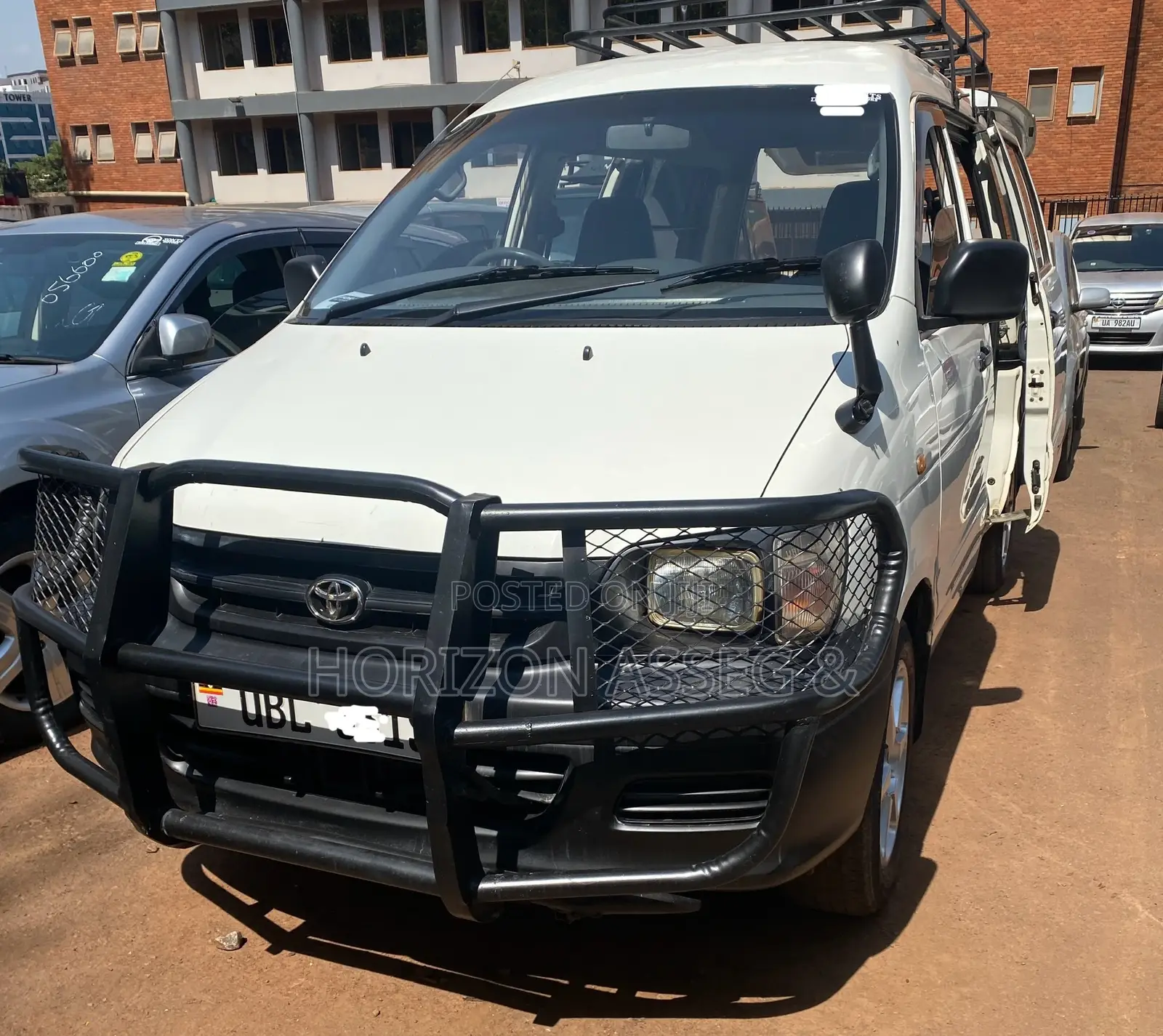 Toyota Noah 2.0 AWD (8 Seater) 2001 White