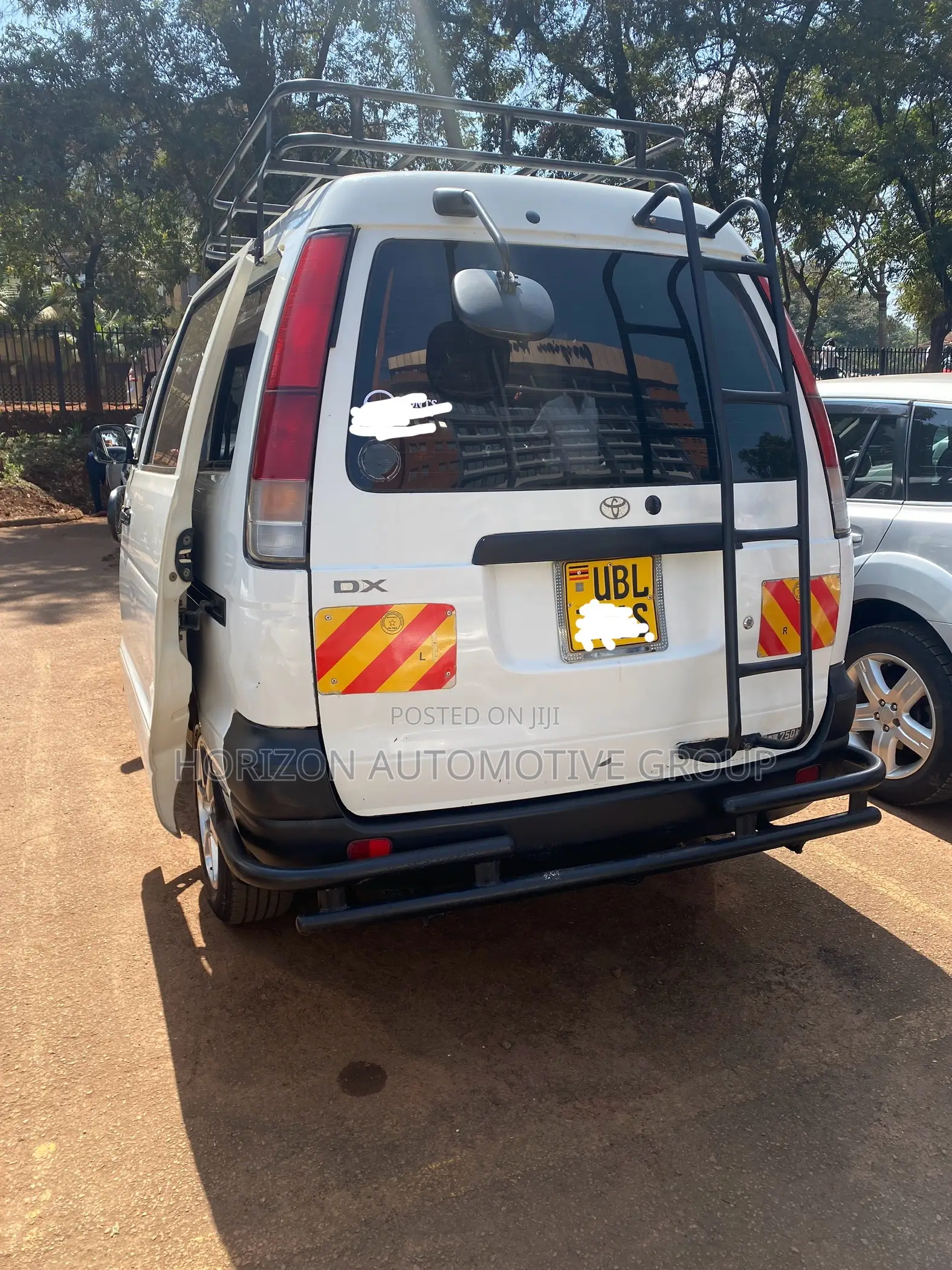 Toyota Noah 2.0 AWD (8 Seater) 2001 White