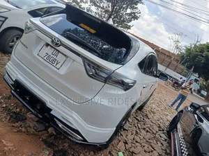 Toyota Harrier 2.0 2016 White