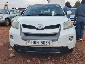 Toyota IST 2010 White