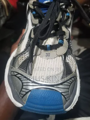 Balanciaga Sneaker