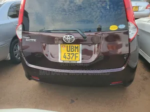Toyota Passo Sette 2010 Burgundy
