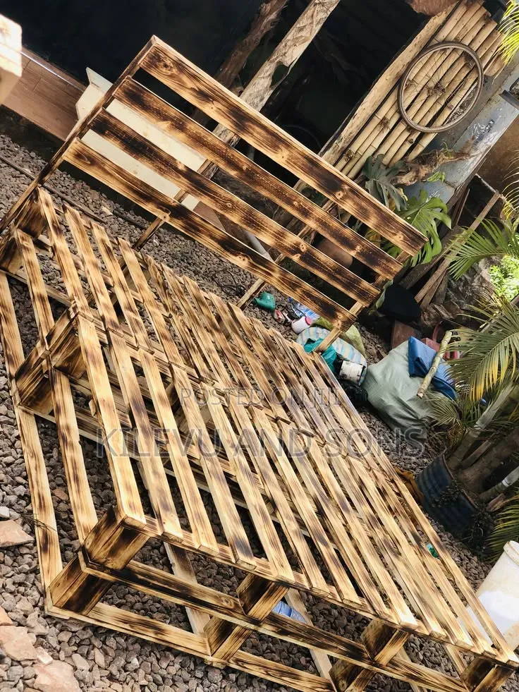 Pallet Bed