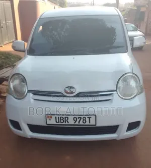 Toyota Sienta 2008 White