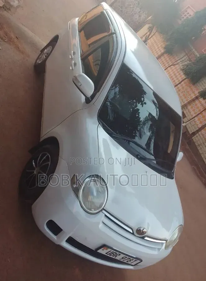 Toyota Sienta 2008 White
