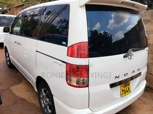 Toyota Noah 2005 White