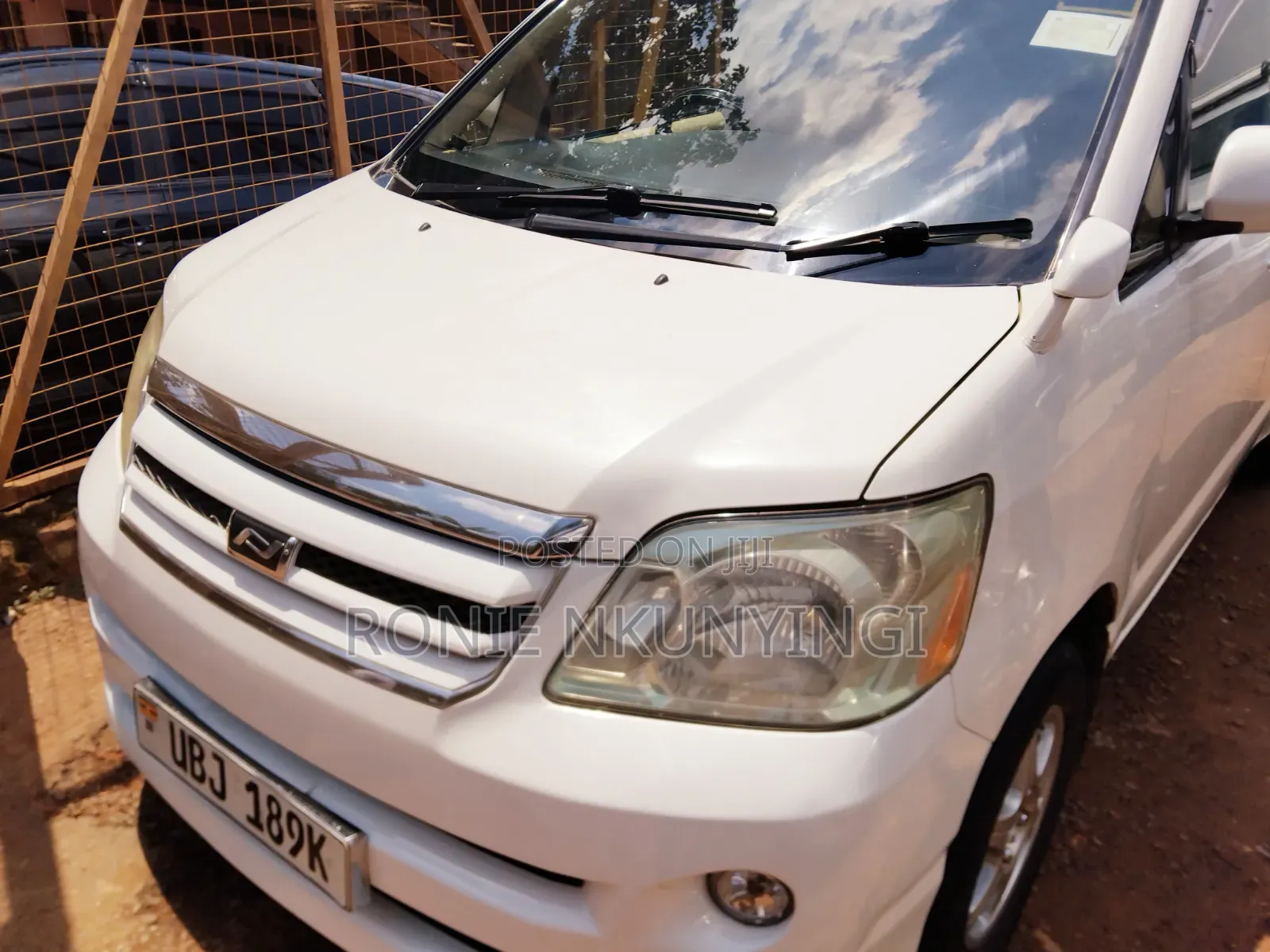 Toyota Noah 2006 White