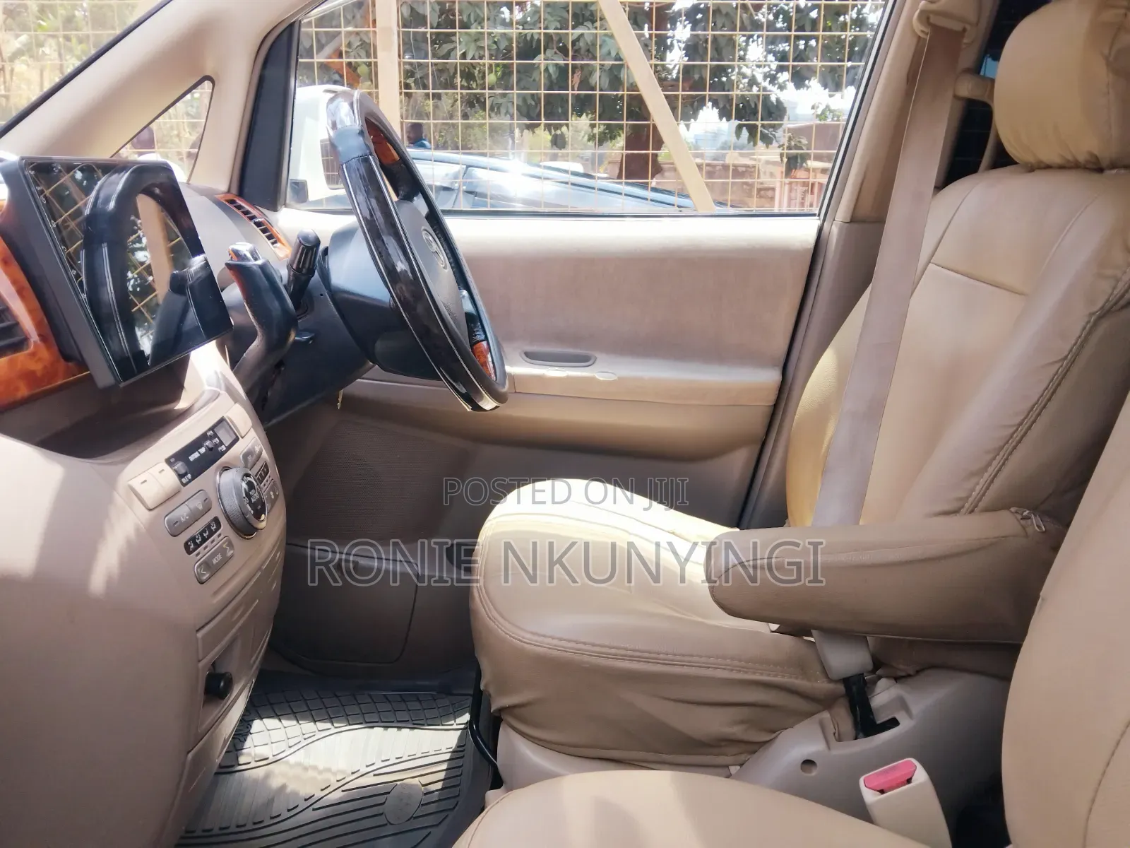Toyota Noah 2006 White