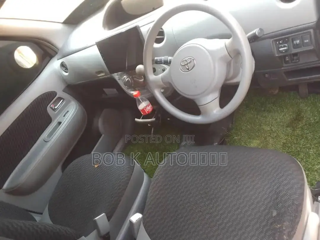Toyota Sienta 2008 White