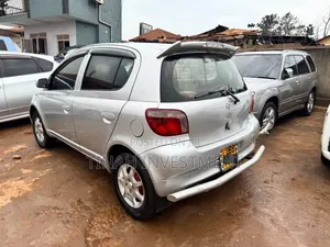 Toyota Vitz 2006 Silver