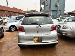 Toyota Vitz 2006 Silver