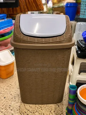 Plastic Dust Bins for Office, Home, Hotels, Bars, Restaurant