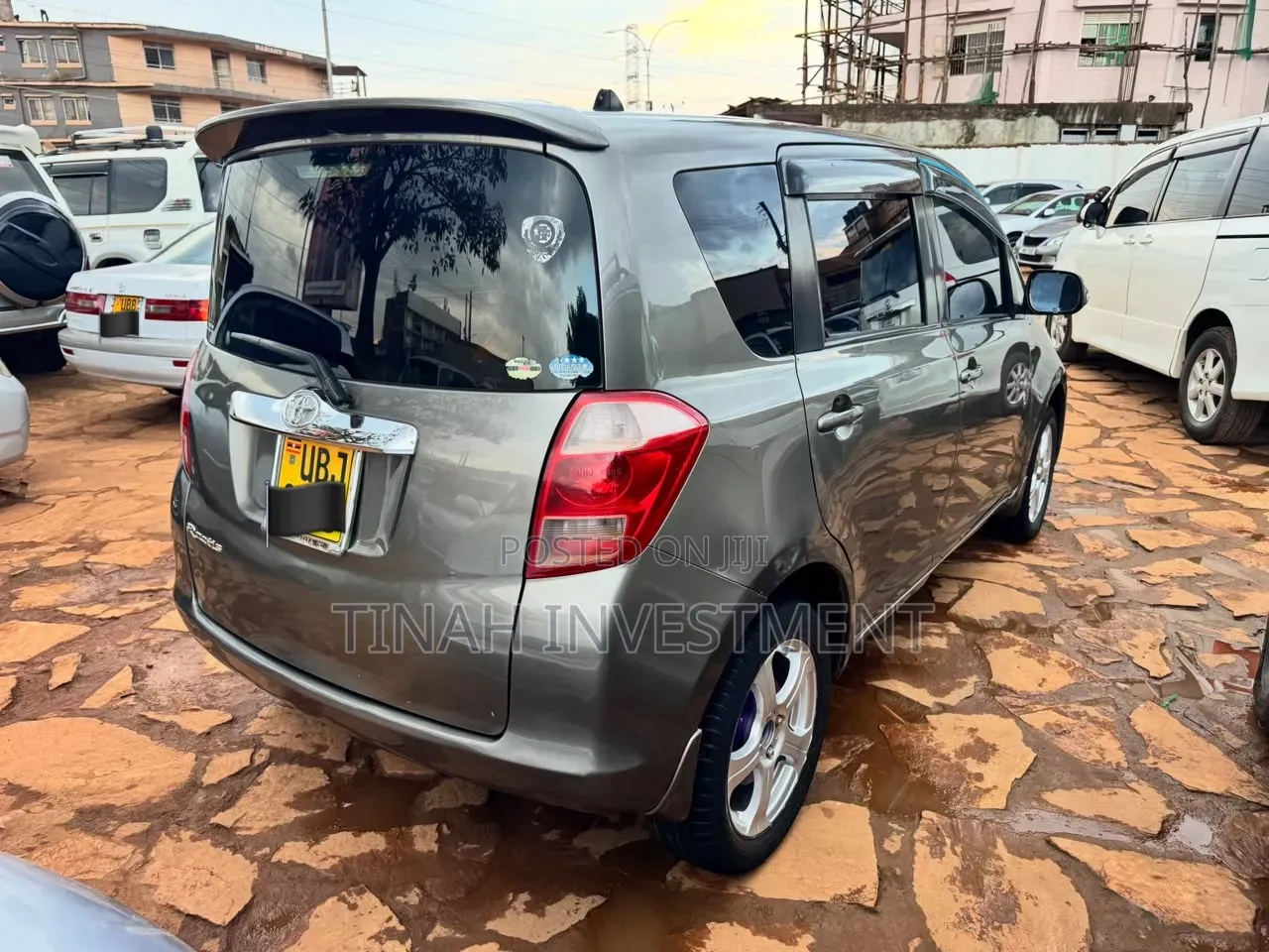 Toyota Ractis 2009 Gray