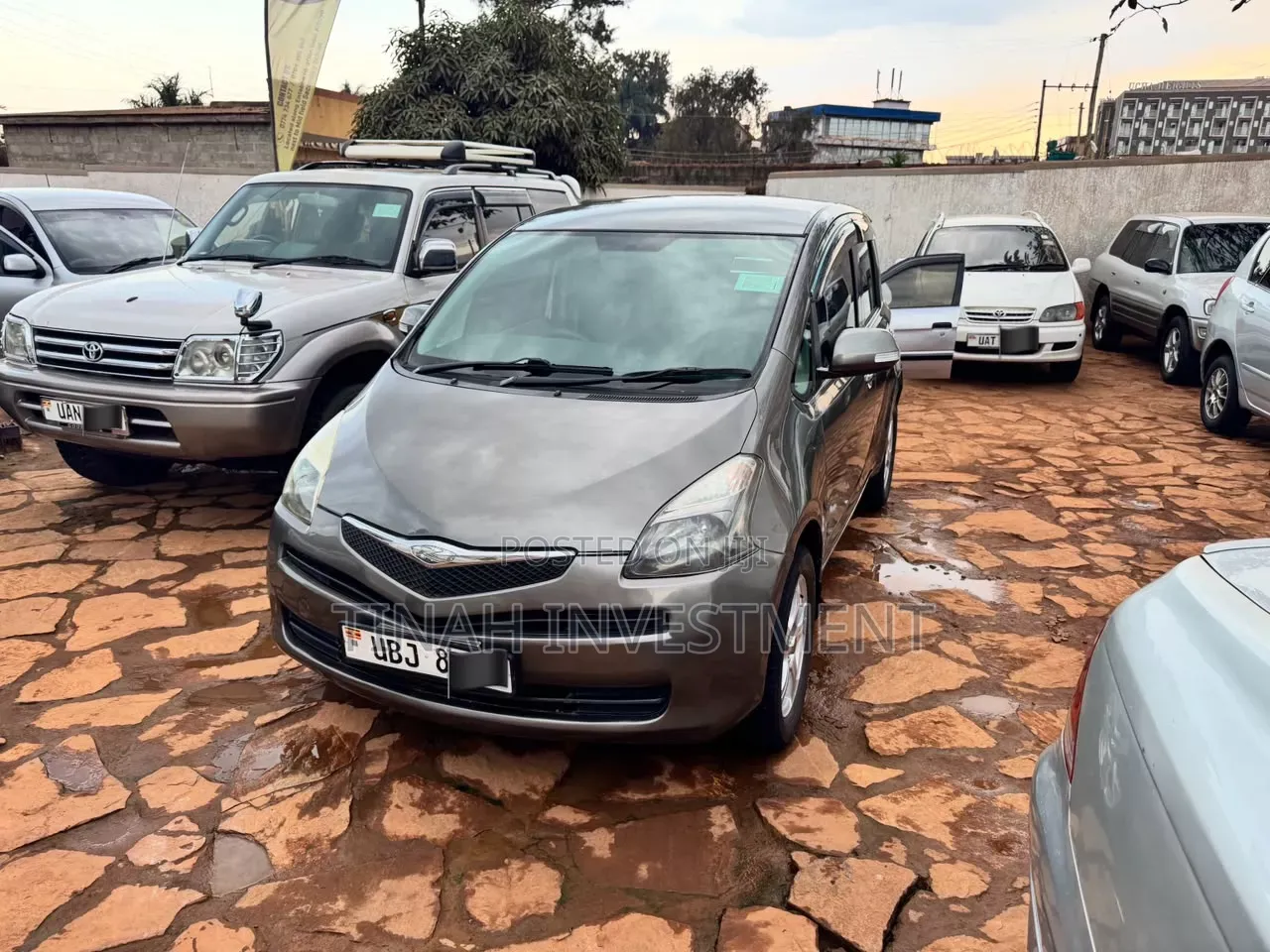Toyota Ractis 2009 Gray