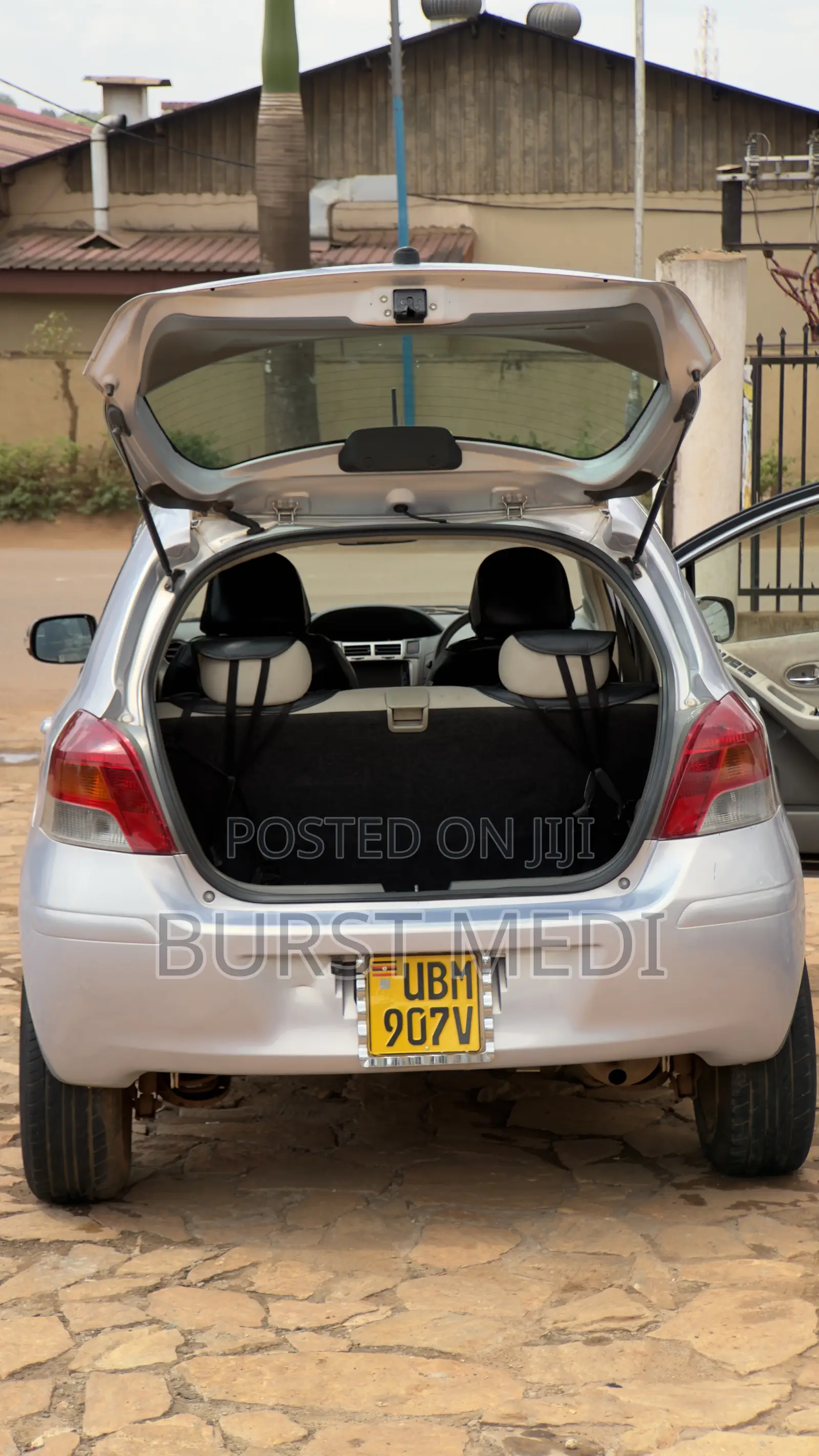 Toyota Vitz 1.3 AWD 3dr 2009 Silver