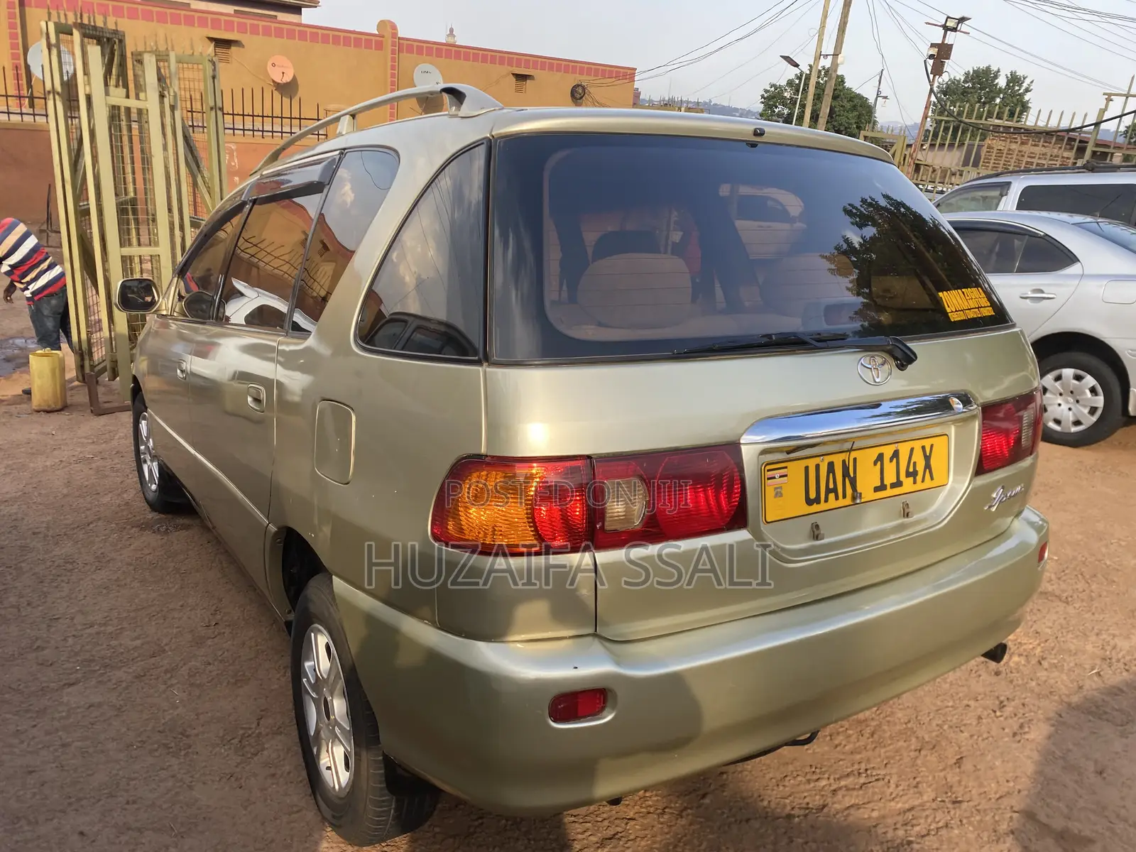 Toyota Ipsum 2008 Yellow