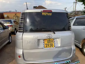 Toyota Sienta 2007 Silver