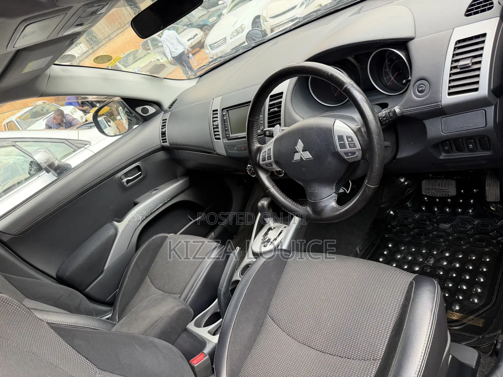 Mitsubishi Outlander 2012 Black
