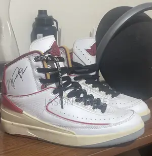 Air Jordan 2 Retro “Chicago” (2022) Sneakers.