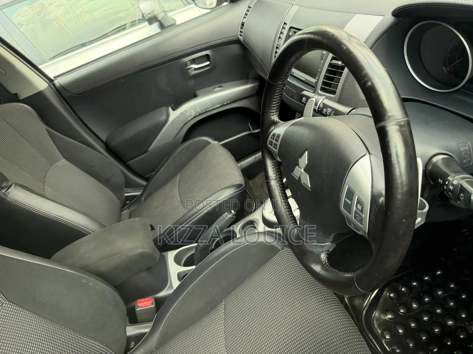 Mitsubishi Outlander 2012 Black
