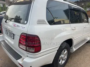 Toyota Land Cruiser 2006 Pearl