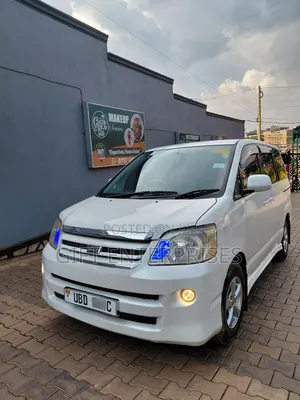 Toyota Noah 2006 Pearl