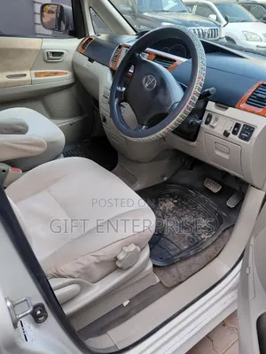 Toyota Noah 2006 Pearl