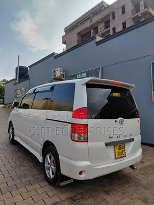 Toyota Noah 2006 Pearl