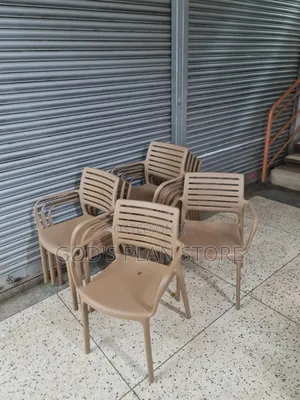Umbra Spaced Back Plastic Chairs Plastic Chairs