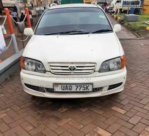 Toyota Ipsum 2000 White