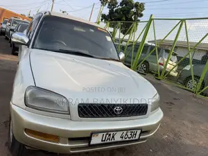 Toyota RAV4 1999 Pearl
