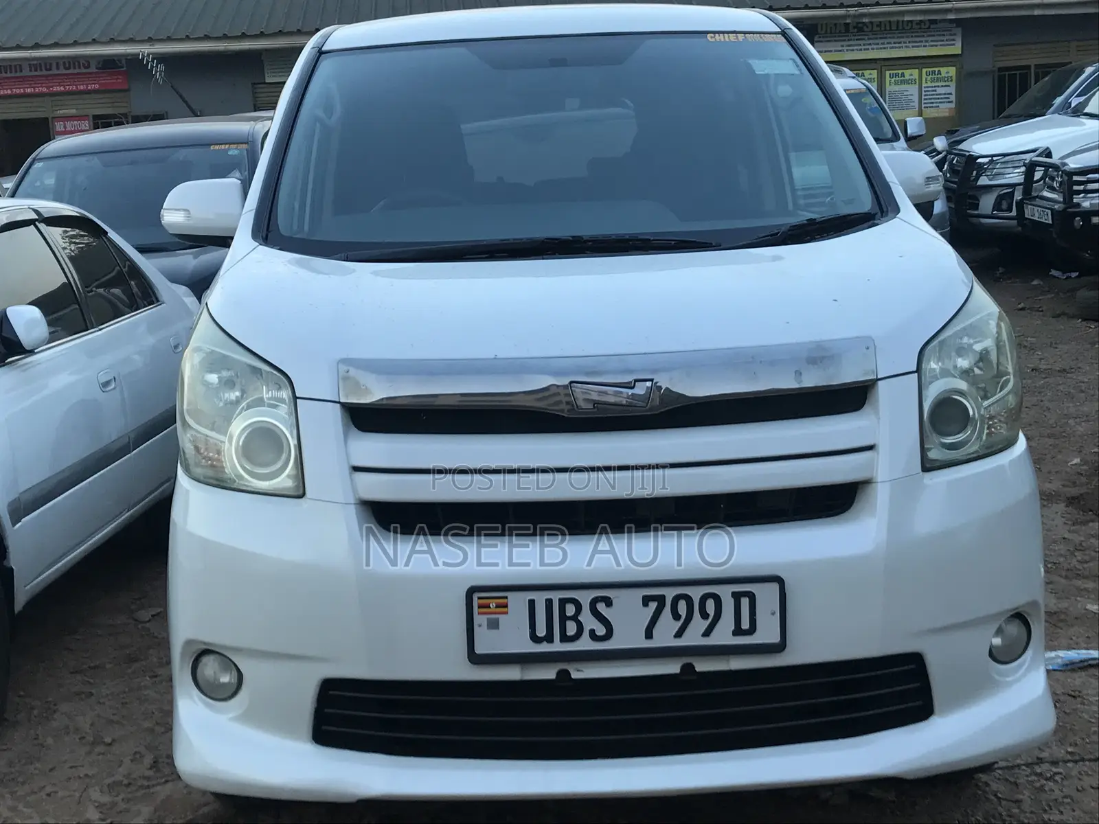 Toyota Noah 2009 White