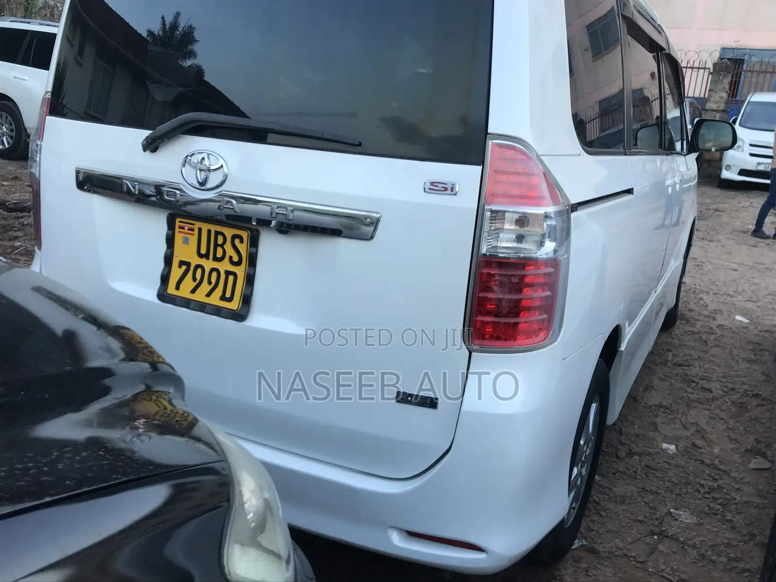 Toyota Noah 2009 White