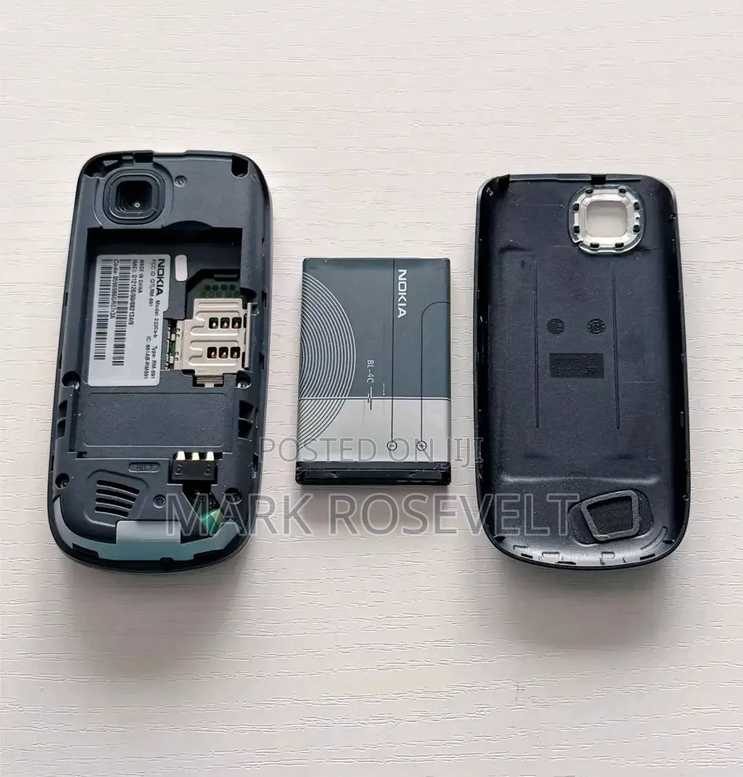 New Nokia 2220 slide Gold