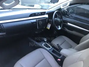 Toyota Hilux 2015 Silver