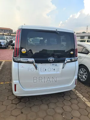 Toyota Noah 2017 White