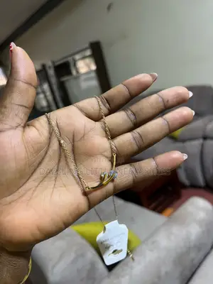 Elegant Leaf Vine Stainless Steel Necklace - Gold