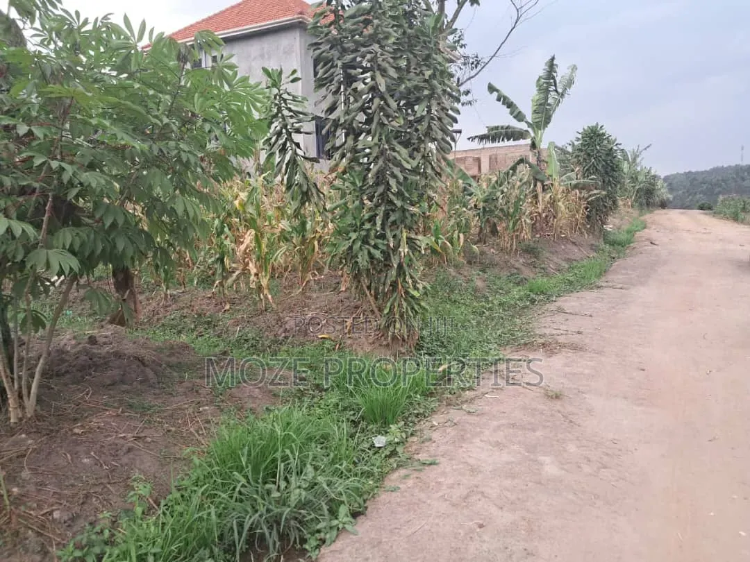 Kasangati Kiti 50x100 Plot for Sale.