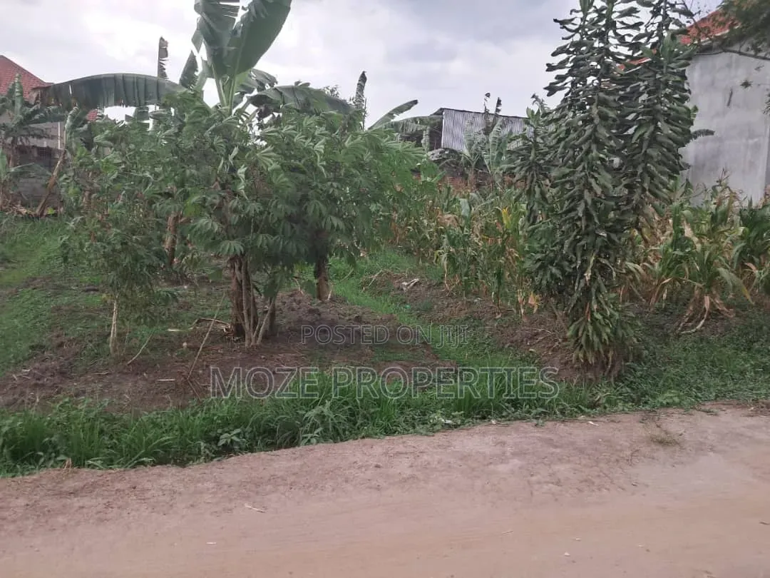 Kasangati Kiti 50x100 Plot for Sale.