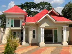 4bdrm House in Matugga Bombo Rd, Wakiso / Wakiso for sale