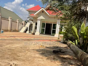4bdrm House in Matugga Bombo Rd, Wakiso / Wakiso for sale